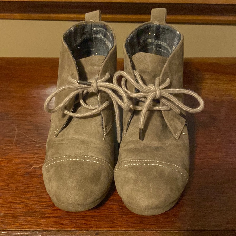 Suede Tan Platform Booties | 6.5 | Good Condition